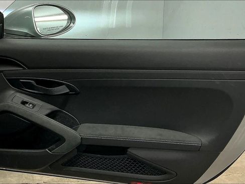 Used 2025 Porsche 718 Cayman GT4 RS image 25