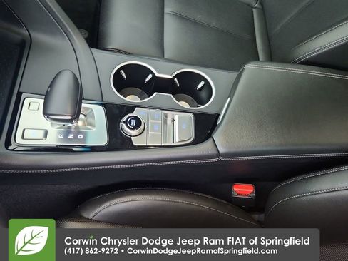 Used 2025 Genesis G70 2.5T image 28