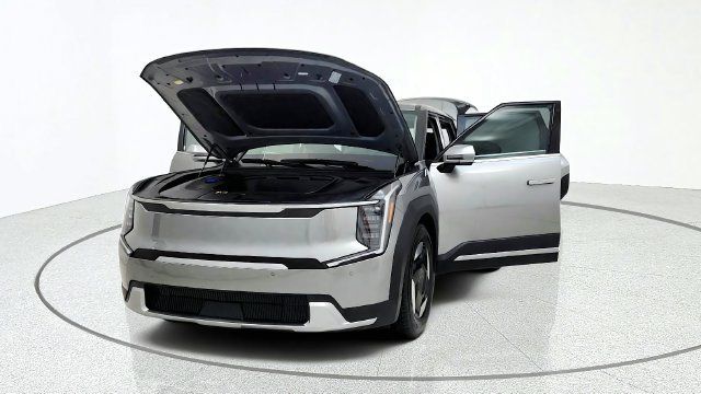 Used 2024 Kia EV9 Light Long Range RWD image 13