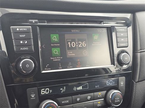 Used 2018 Nissan Rogue SV w/ Premium Package image 25