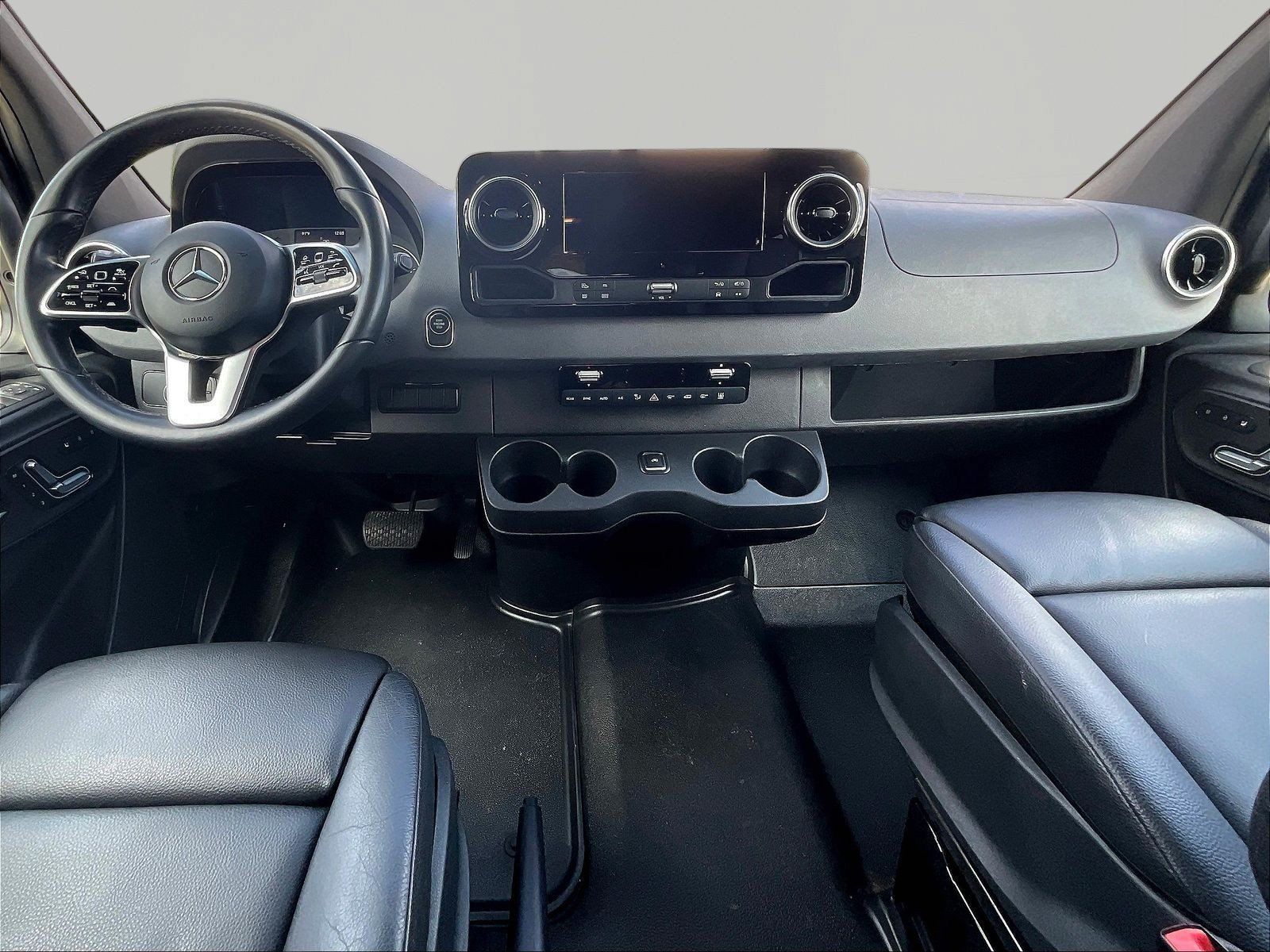 Used 2021 Mercedes-Benz Sprinter 2500 image 7