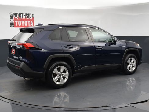 Used 2021 Toyota RAV4 XLE w/ Convenience Package AWD/4WD image 4