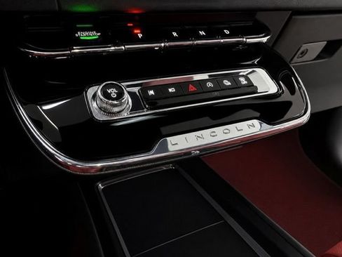 Used 2025 Lincoln Corsair Reserve w/ Equipment Group 202A AWD/4WD image 25