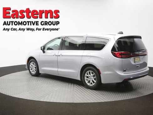 Used 2024 Chrysler Pacifica Touring-L FWD image 64