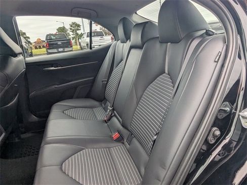 Used 2023 Toyota Camry SE image 13