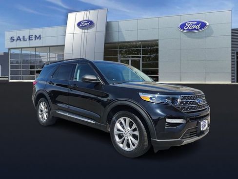 Certified 2022 Ford Explorer XLT w/ Equipment Group 202A AWD/4WD image 1