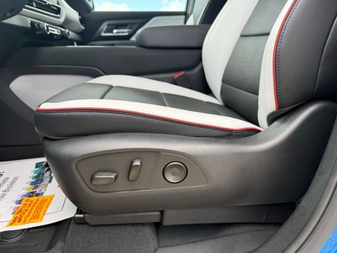 Used 2025 Chevrolet Silverado EV RST image 32