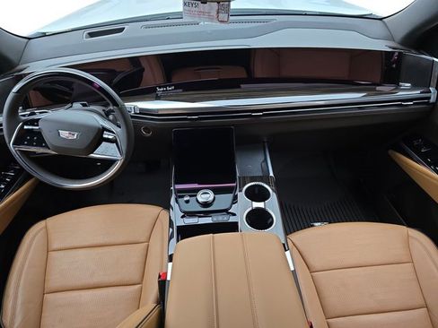 Certified 2025 Cadillac Escalade ESV Premium Luxury w/ Touring Package image 9