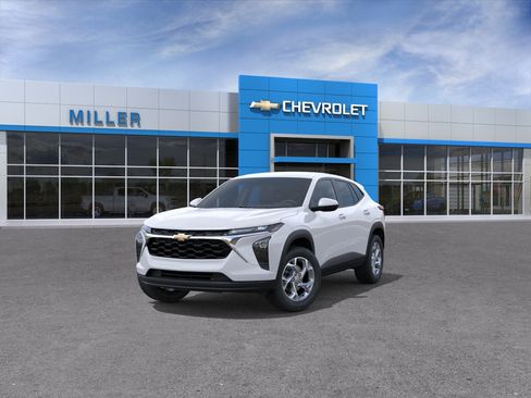 New 2026 Chevrolet Trax LS w/ LS Convenience Package FWD image 44
