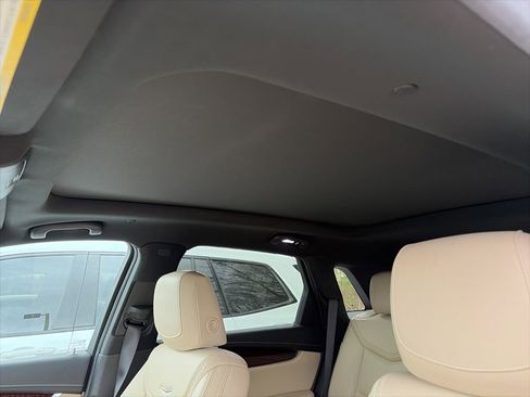 Used 2017 Cadillac XT5 Luxury w/ Driver Awareness Package image 5