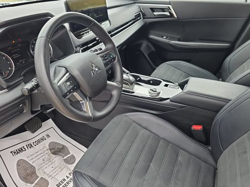 Used 2025 Mitsubishi Outlander SE AWD/4WD image 17