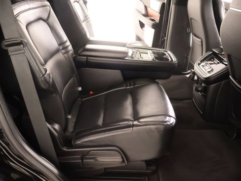 Used 2020 Lincoln Navigator Reserve w/ Equipment Group 208A Reserve AWD/4WD image 16