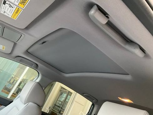 Used 2021 Honda CR-V Touring image 7