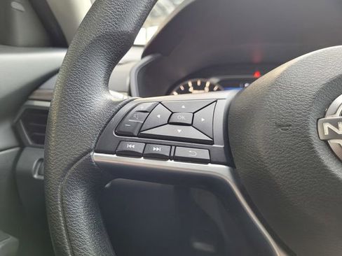 Used 2024 Nissan Altima 2.5 SV image 13