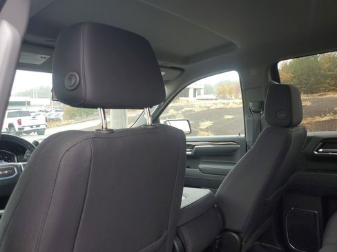 Used 2024 GMC Sierra 1500 SLE image 9