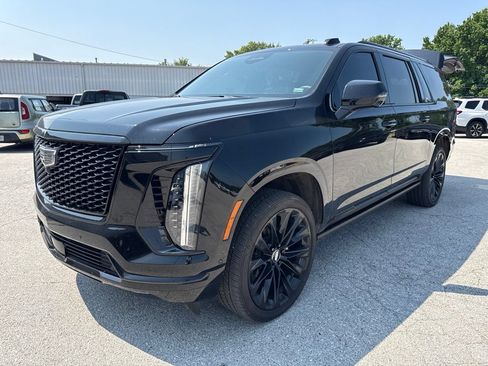 Used 2025 Cadillac Escalade ESV Sport Platinum w/ LPO, ONYX Package AWD/4WD image 1