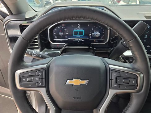 Used 2025 Chevrolet Silverado 1500 LT RWD image 28