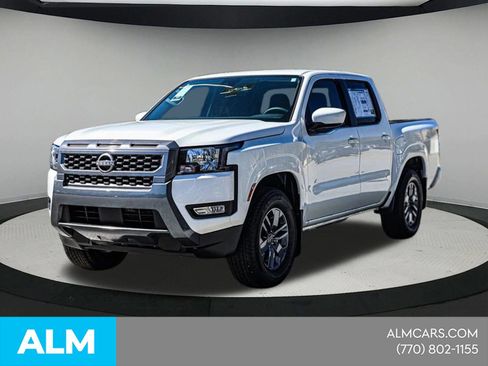 Certified 2025 Nissan Frontier SV w/ SV Convenience Package RWD image 3