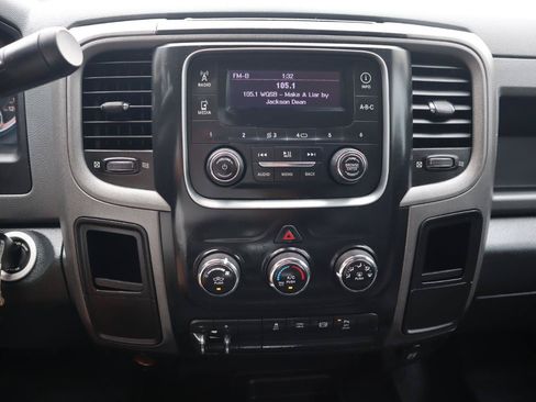 Used 2017 RAM 3500 Tradesman w/ Chrome Appearance Group AWD/4WD image 7