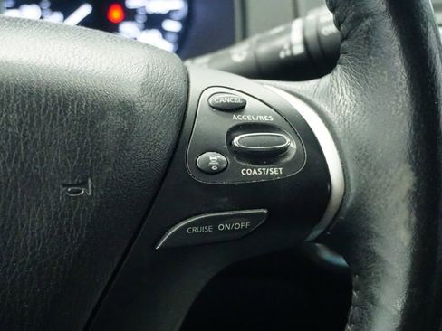 Used 2019 Nissan Pathfinder SL image 32