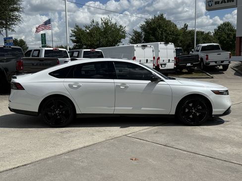 Used 2024 Honda Accord Sport image 3