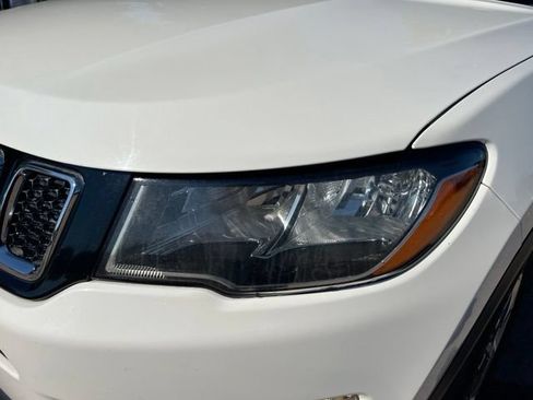 Used 2017 Jeep Compass Limited AWD/4WD image 10