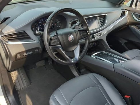 Used 2024 Buick Enclave Premium image 2