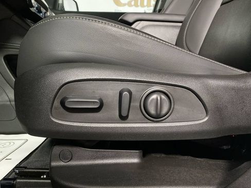 Used 2023 GMC Acadia SLT w/ Preferred Package AWD/4WD image 12