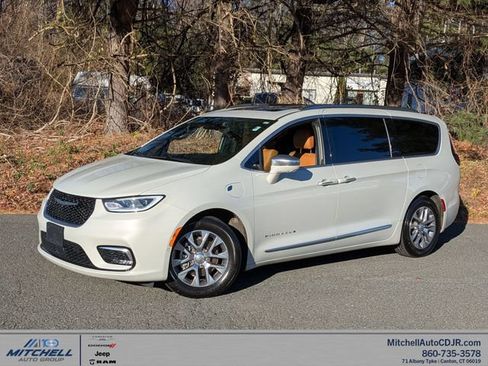 Certified 2021 Chrysler Pacifica Pinnacle FWD image 1
