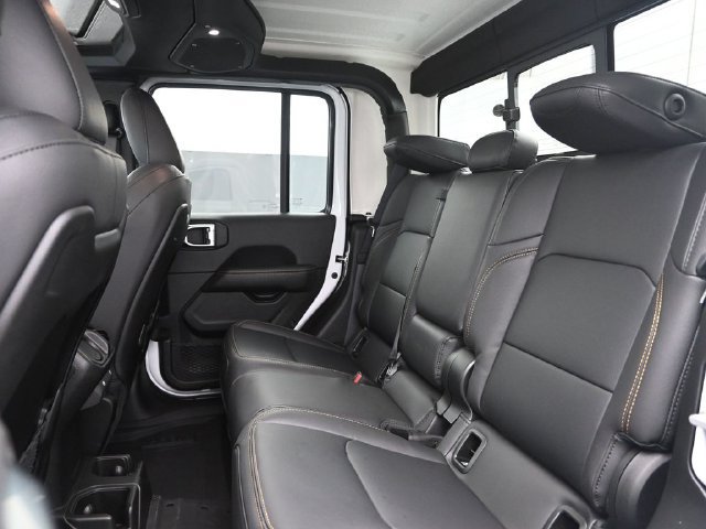 Used 2025 Jeep Gladiator Sport AWD/4WD image 11