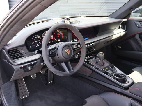 Certified 2026 Porsche 911 GT3 RWD image 4