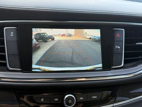 Used 2018 Buick Enclave Essence FWD image 58