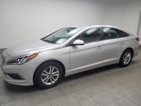 Used 2017 Hyundai Sonata SE FWD image 2