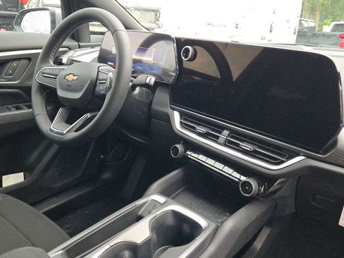 New 2026 Chevrolet Equinox EV LT w/ Comfort Package FWD image 5