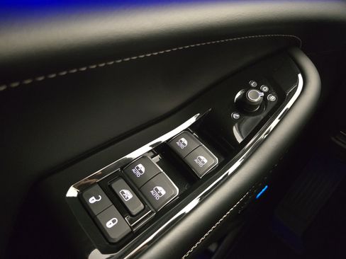 Used 2022 Jeep Grand Cherokee L Overland w/ Advanced Protech Group III image 31