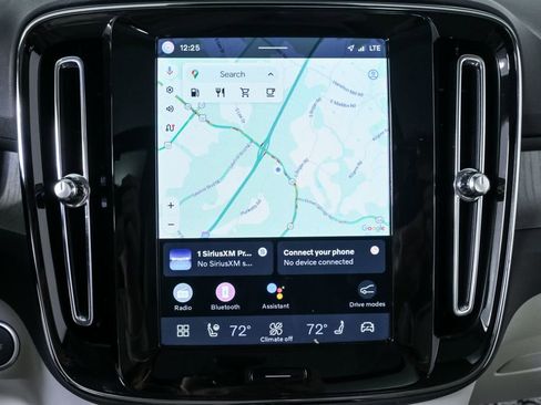 Certified 2025 Volvo XC40 B5 Plus w/ Protection Package Premier image 16