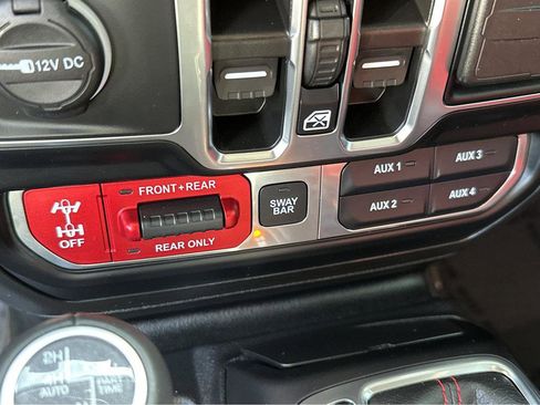 Used 2023 Jeep Wrangler Unlimited Rubicon 4xe image 27