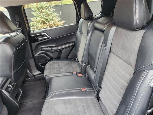 Used 2024 Mitsubishi Outlander SE image 23