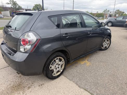 Used 2009 Pontiac Vibe w/ Preferred Package FWD image 13