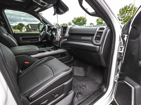 Used 2025 RAM 3500 Laramie AWD/4WD image 32