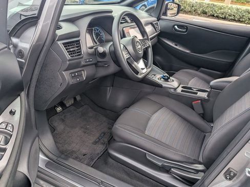 Used 2024 Nissan Leaf S image 11