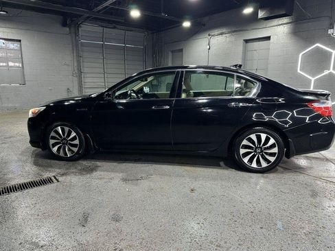 Used 2015 Honda Accord Touring image 2