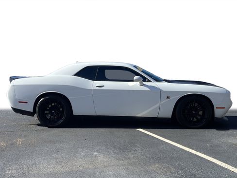Used 2020 Dodge Challenger R/T Scat Pack w/ Dynamics Package image 23