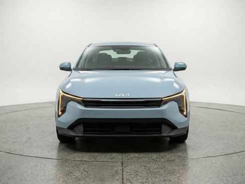 Used 2025 Kia K4 LXS image 2