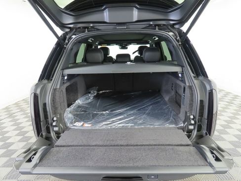 New 2026 Land Rover Range Rover SE image 27