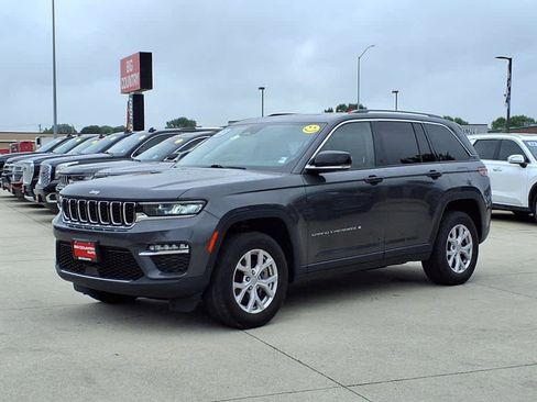 Used 2022 Jeep Grand Cherokee Limited image 1