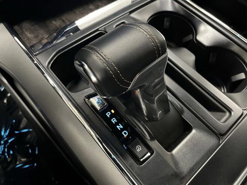 Used 2022 Ford F150 Lightning Lariat image 23