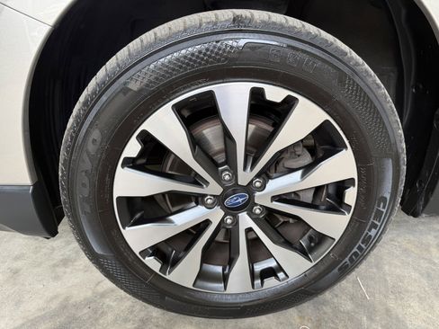 Used 2015 Subaru Outback 2.5i Limited AWD/4WD image 29
