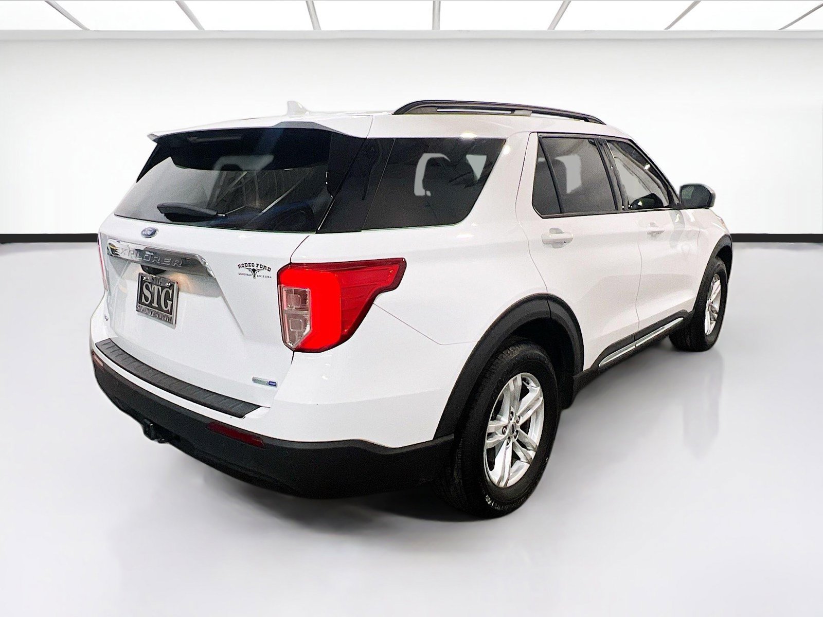 Used 2020 Ford Explorer XLT w/ Class III Trailer Tow Package AWD/4WD image 4