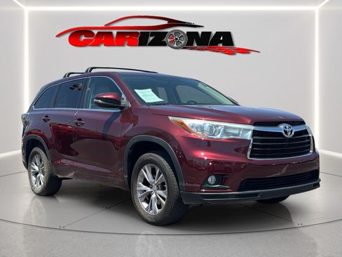 Used 2015 Toyota Highlander Plus FWD image 1